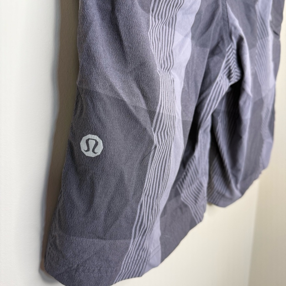 Lululemon Men's Kahuna Chino Shorts Size 34 Gray Plaid Checkered Golf Run Casual - Picture 7 of 8